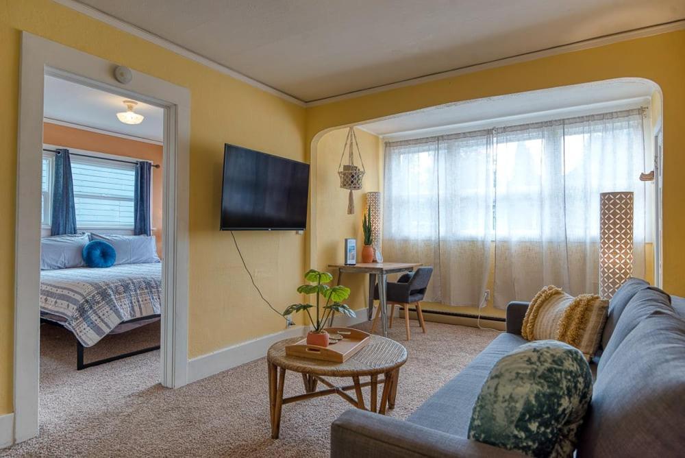 #Stayinmydistrict Heritage House Apt Coos Bay Εξωτερικό φωτογραφία